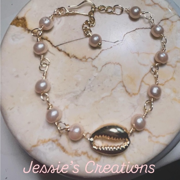 Gold and Pink Pearl bracelet - Picture 3 of 3